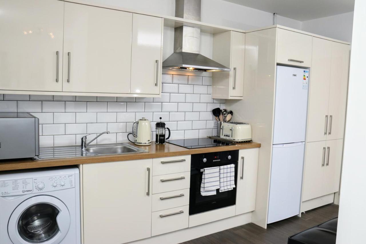 Aisiki Living At Upton Rd, Multiple 1, 2, Or 3 Bedroom Apartments, King Or Twin Beds With Free Wi-Fi & Parking Watford  Exterior foto