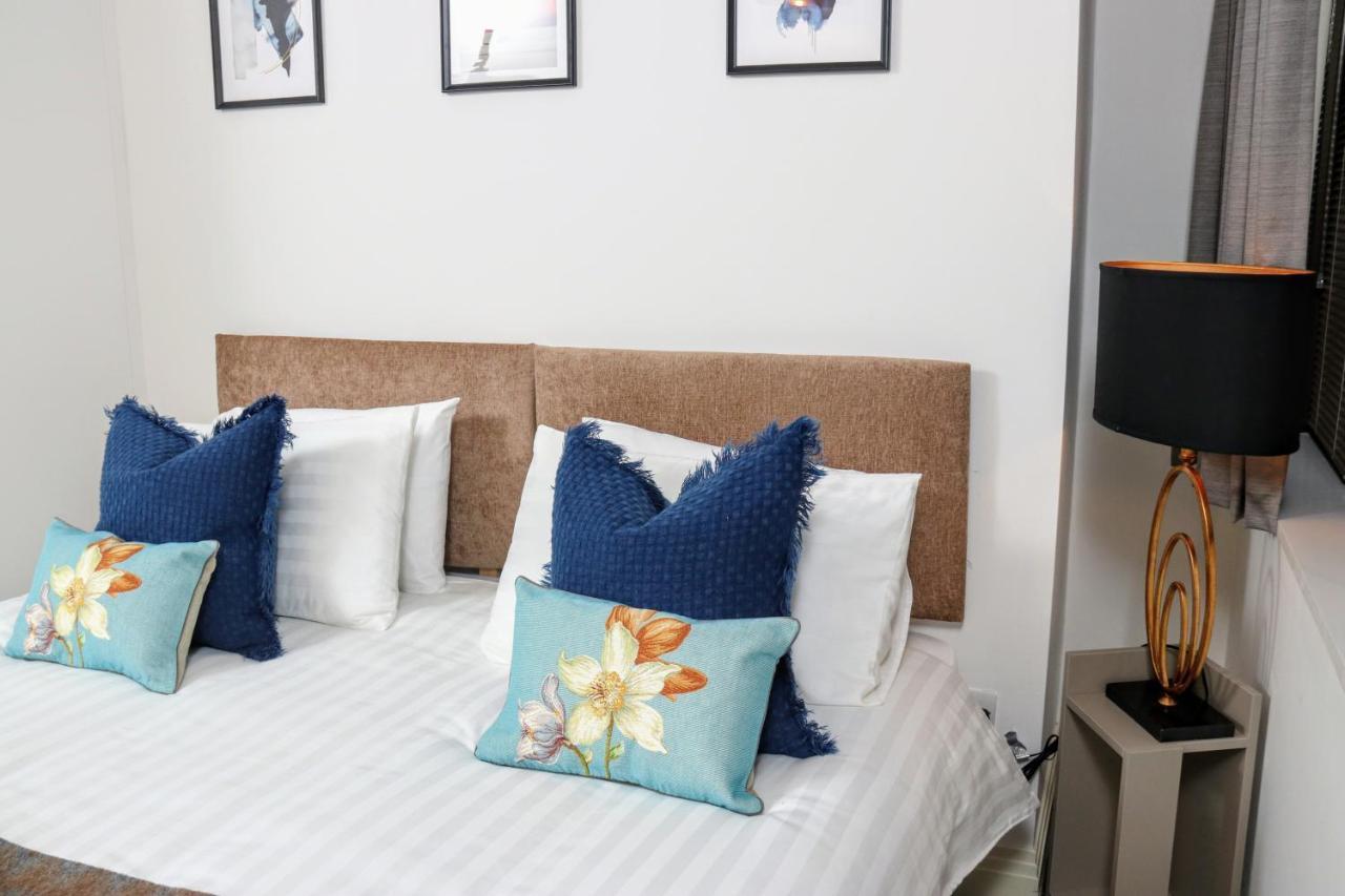 Aisiki Living At Upton Rd, Multiple 1, 2, Or 3 Bedroom Apartments, King Or Twin Beds With Free Wi-Fi & Parking Watford  Exterior foto
