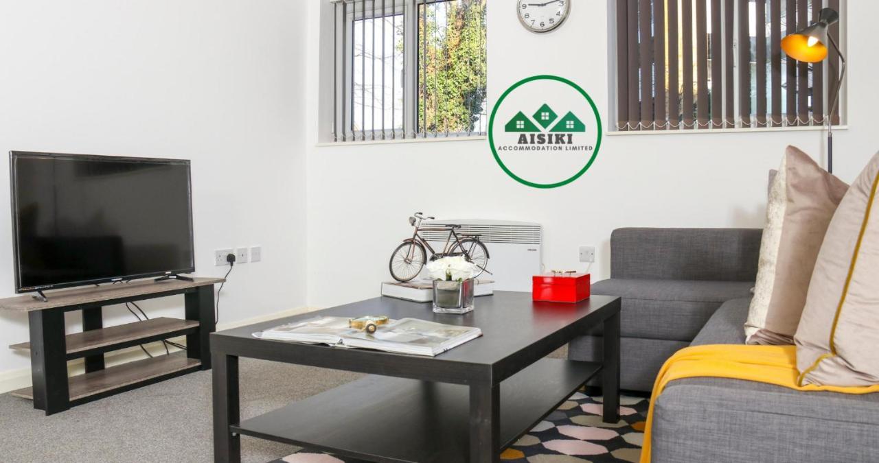 Aisiki Living At Upton Rd, Multiple 1, 2, Or 3 Bedroom Apartments, King Or Twin Beds With Free Wi-Fi & Parking Watford  Exterior foto