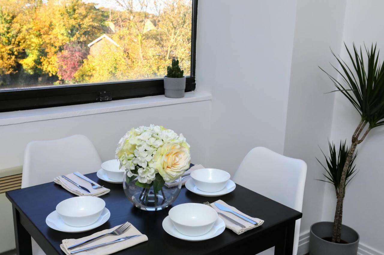 Aisiki Living At Upton Rd, Multiple 1, 2, Or 3 Bedroom Apartments, King Or Twin Beds With Free Wi-Fi & Parking Watford  Exterior foto