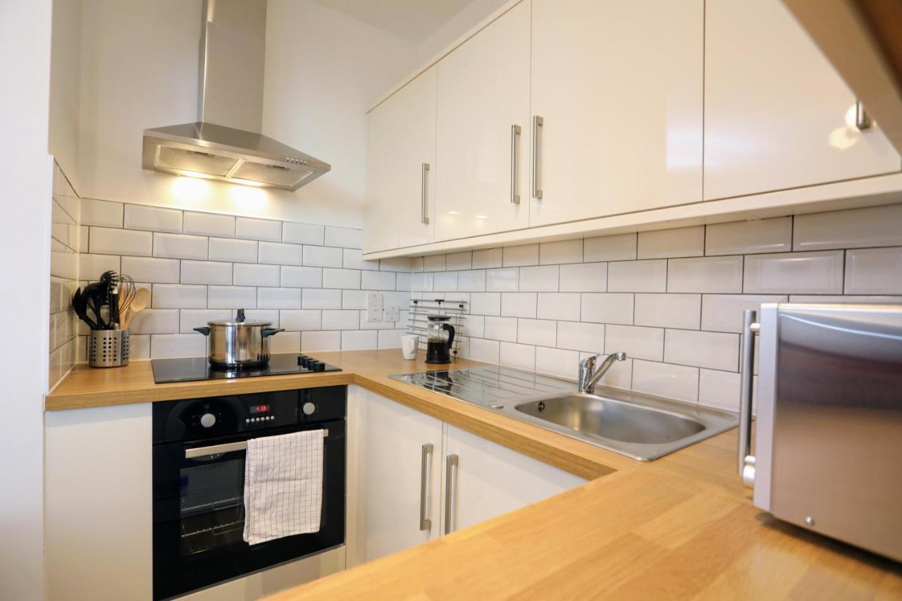 Aisiki Living At Upton Rd, Multiple 1, 2, Or 3 Bedroom Apartments, King Or Twin Beds With Free Wi-Fi & Parking Watford  Exterior foto