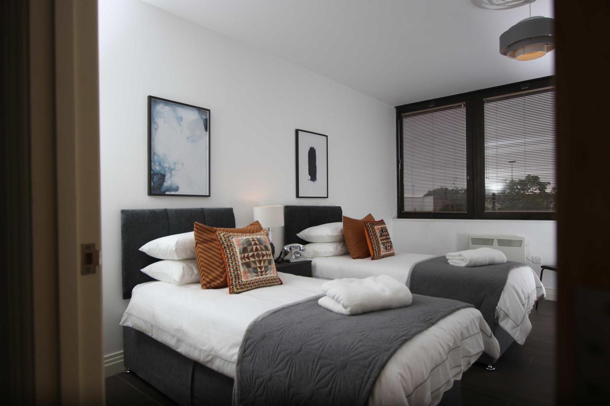 Aisiki Living At Upton Rd, Multiple 1, 2, Or 3 Bedroom Apartments, King Or Twin Beds With Free Wi-Fi & Parking Watford  Exterior foto